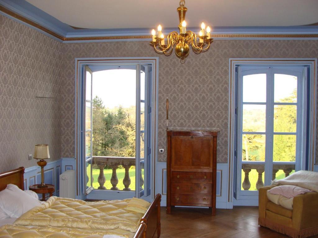 Le Chateau D'Ailly Parigny  Стая снимка